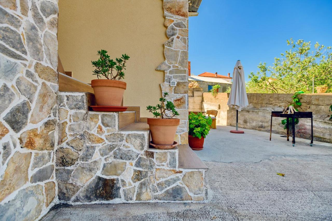 Stone House On The Batalaza Beach - Kali Kültér fotó
