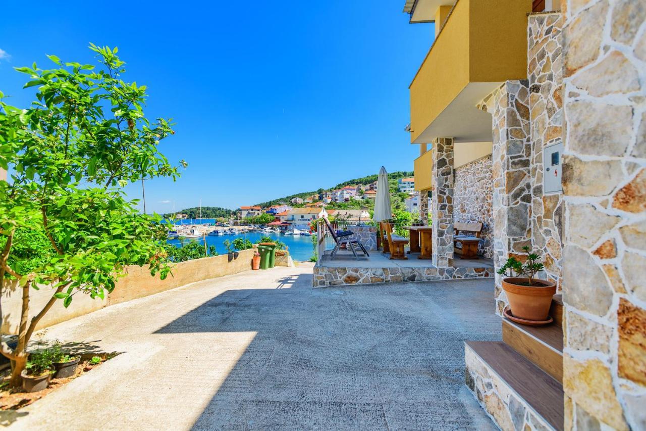 Stone House On The Batalaza Beach - Kali Kültér fotó
